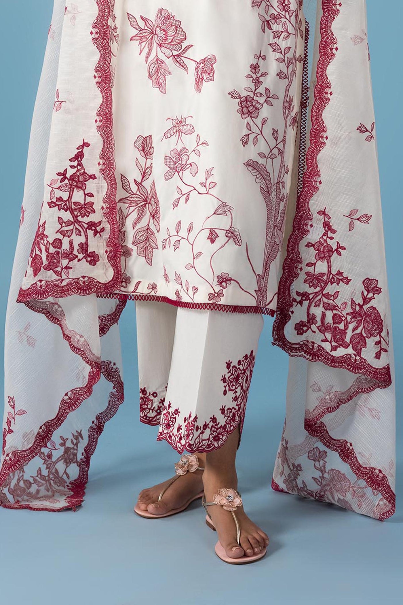https://cdn.shopify.com/s/files/1/0740/1753/8280/files/ss25tsge362_2_053eb643-e806-4dcf-baf7-937d9ce94bfc.jpg?v=1756728981