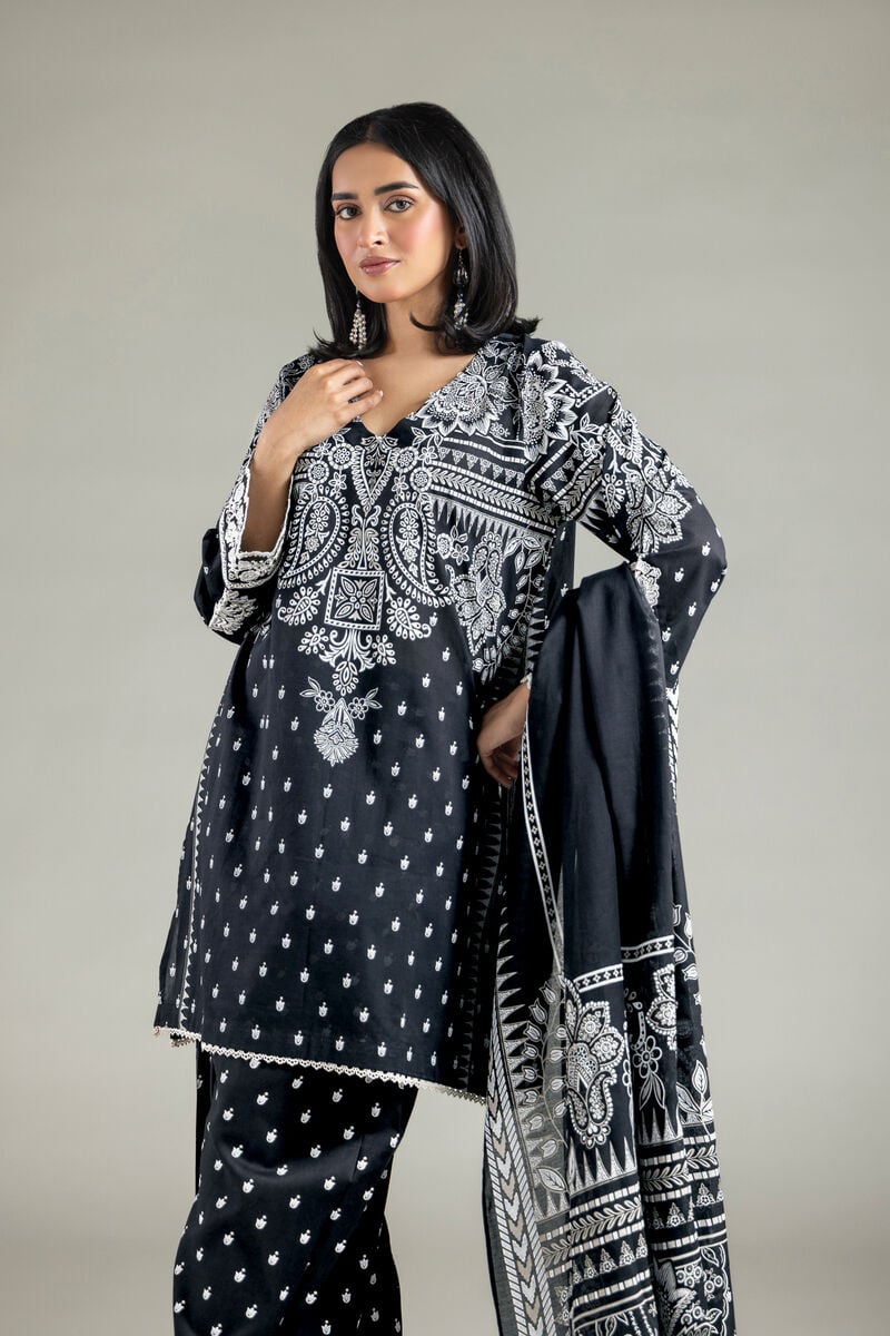 Tailored Lawn Set