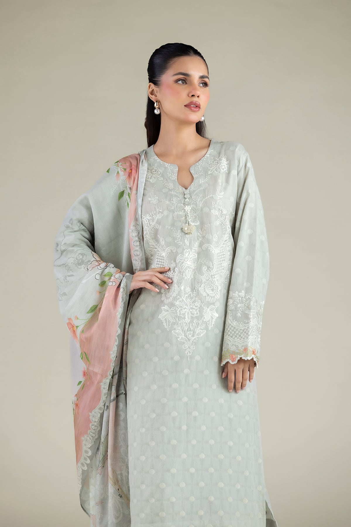 Tailored 3-Piece Broshia