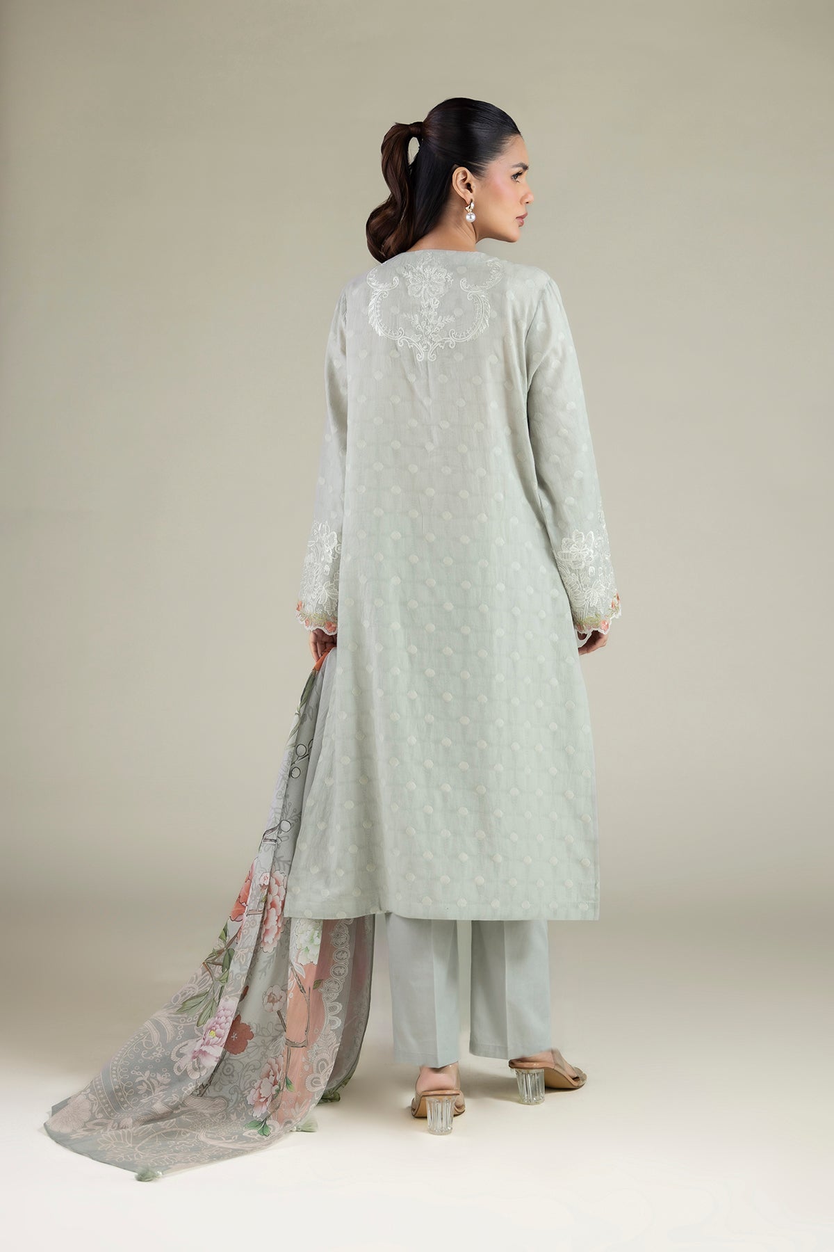Tailored 3-Piece Broshia
