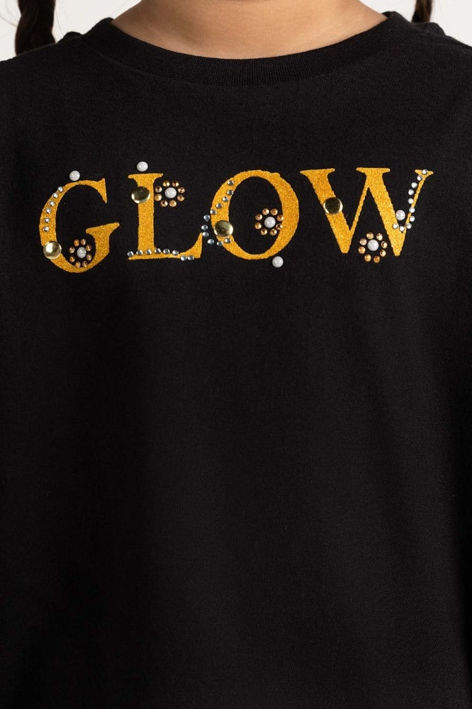 https://cdn.shopify.com/s/files/1/0706/3253/8159/files/toddler_girl_black_tee_black_tg-_ts-ws23-001_2.jpg?v=1758455256