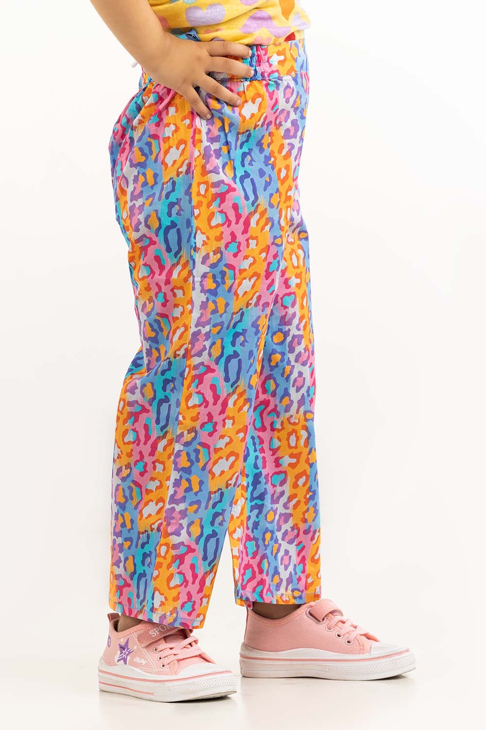 https://cdn.shopify.com/s/files/1/0706/3253/8159/files/toddler_girls_multi_trousers_tgws-2210003_b_3.jpg?v=1758376631