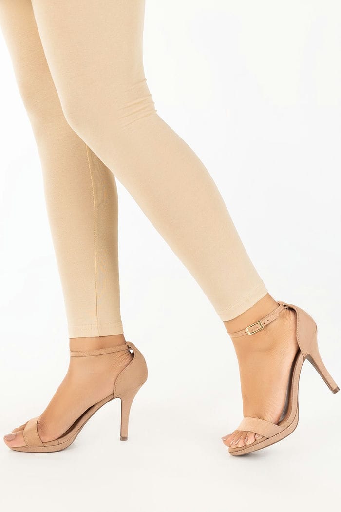 https://cdn.shopify.com/s/files/1/0706/3253/8159/files/tr-22-50_off_beige_1.jpg?v=1758377547
