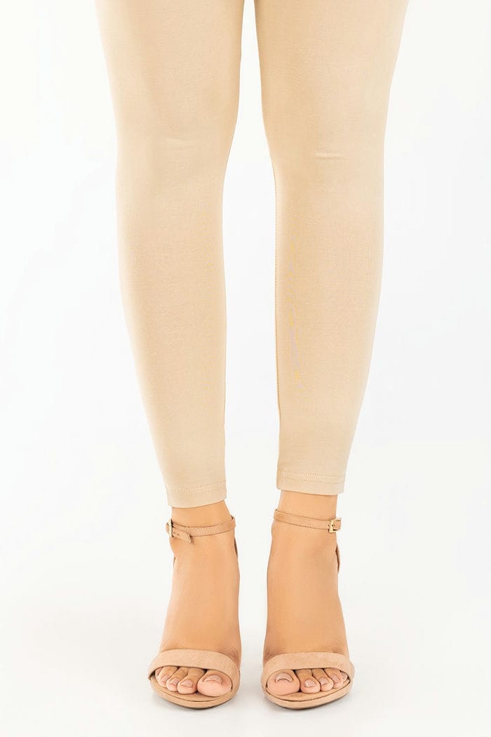 https://cdn.shopify.com/s/files/1/0706/3253/8159/files/tr-22-50_off_beige_2.jpg?v=1758377547