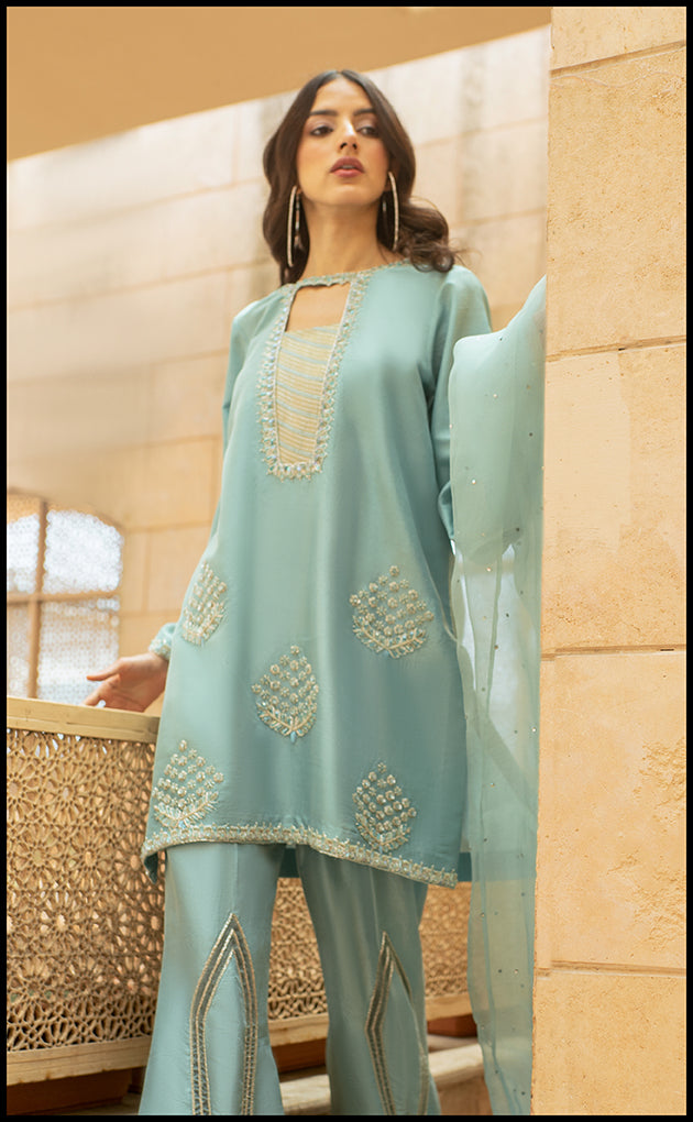 https://cdn.shopify.com/s/files/1/0560/5431/7229/products/ulta-marine-luxury-956202.jpg?v=1664397558