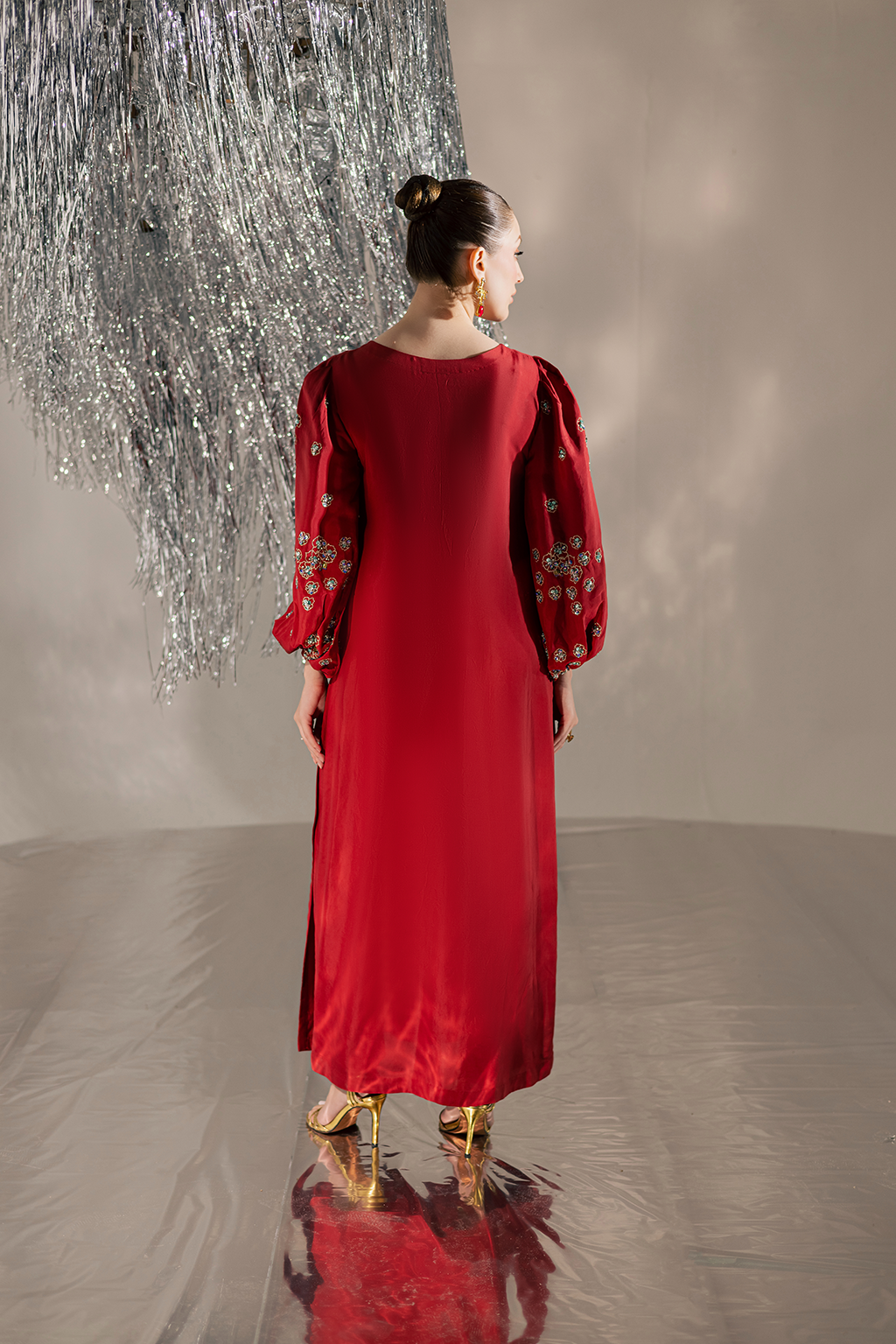 https://cdn.shopify.com/s/files/1/0019/7217/4947/files/vanyagoldenhourproductlisting_b4605e85-d14e-435b-8382-06020663c20e.png?v=1764583337