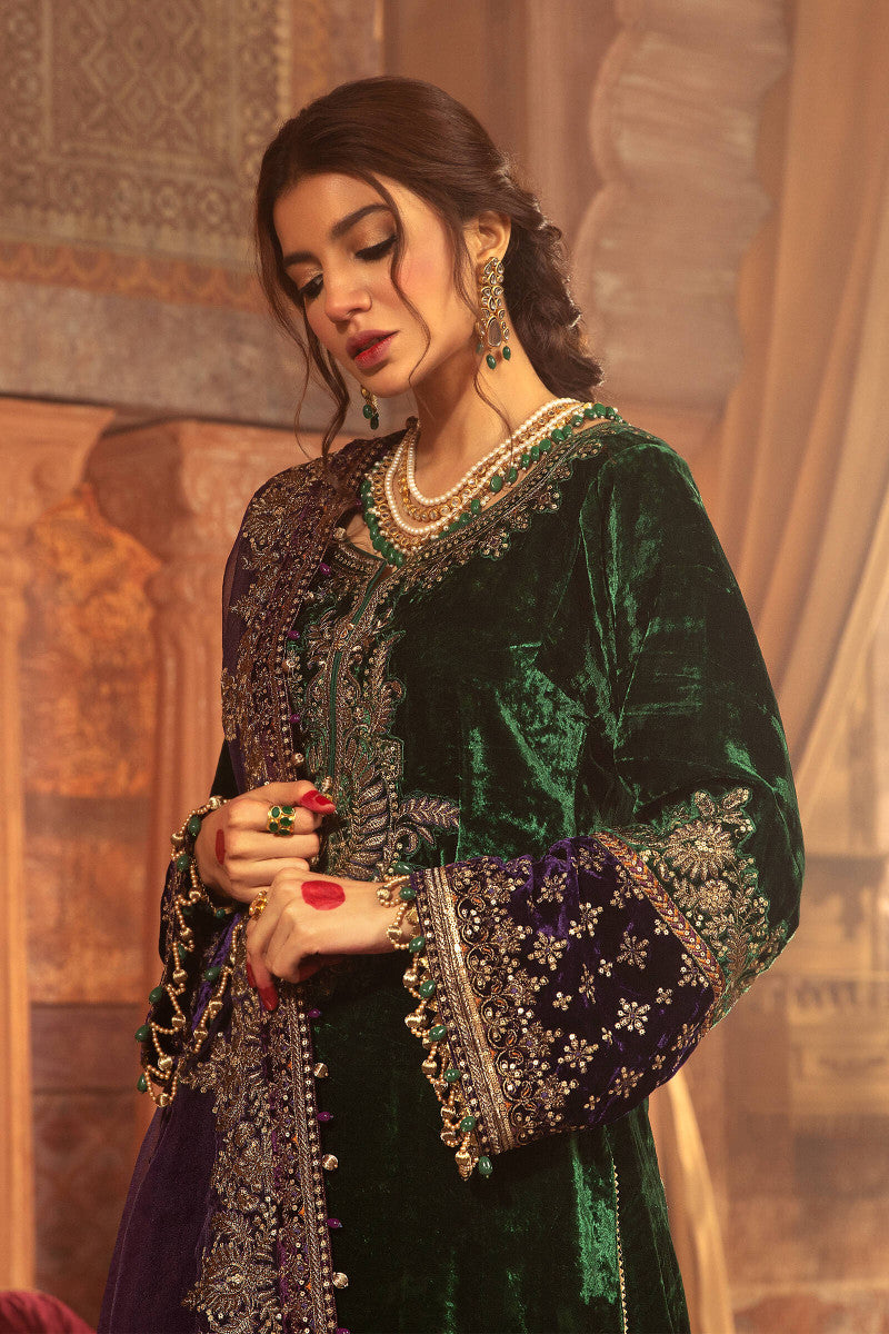 Unstitched Velvet Vel-20-108-Emerald Green