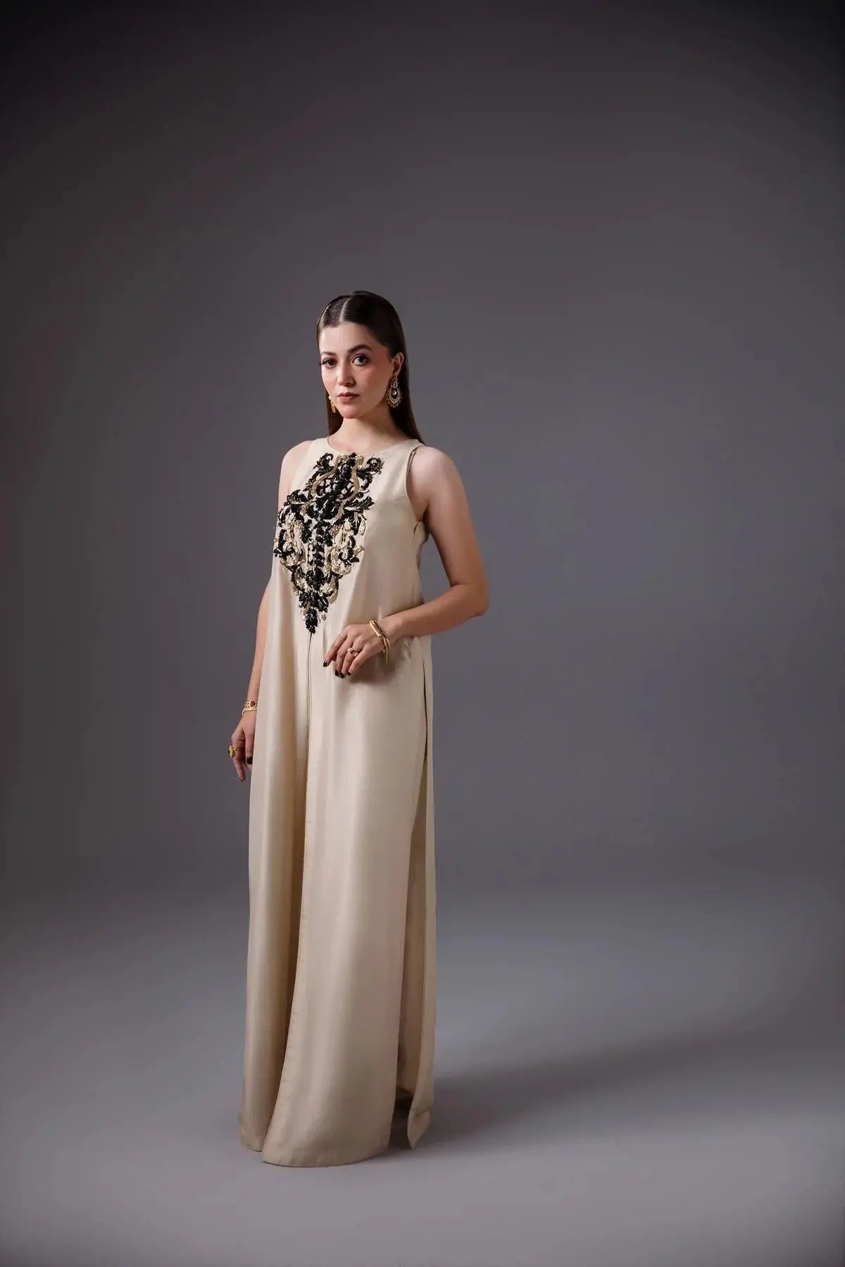 https://cdn.shopify.com/s/files/1/0923/1931/8403/files/vinaya-by-alizay-saad-125959_65b18c39-973b-4c2a-ba98-af771e953ba7.jpg?v=1756725195
