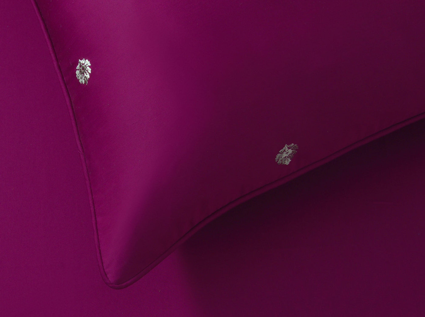 Vivid Violat-400 Embroidered Bed Sheet Set