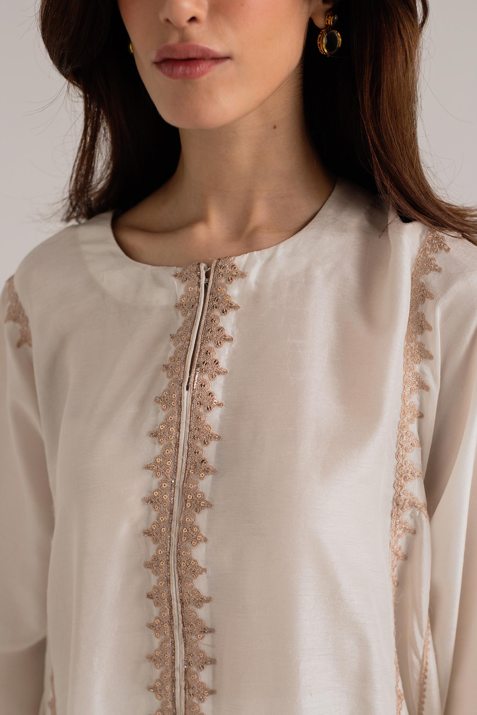 https://cdn.shopify.com/s/files/1/0340/8376/6405/files/vug.jpg?v=1701854166