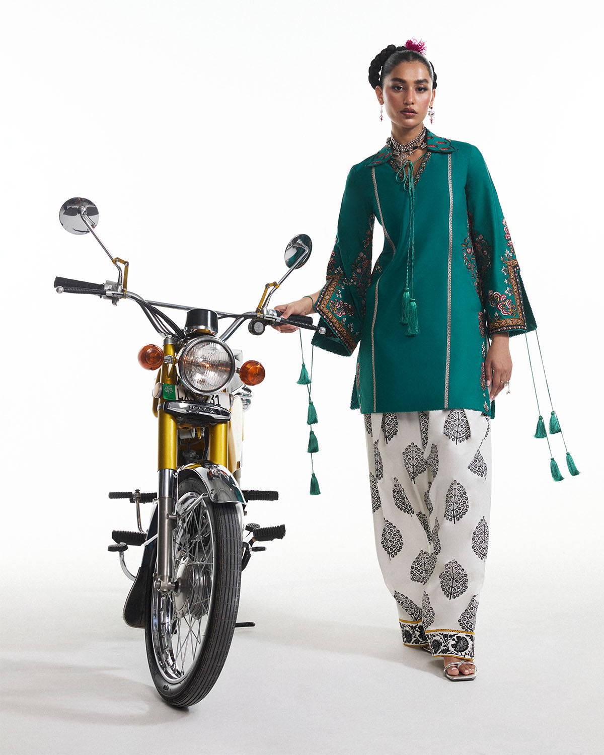 3 Piece Unstitched Embroidered Velvet Suit