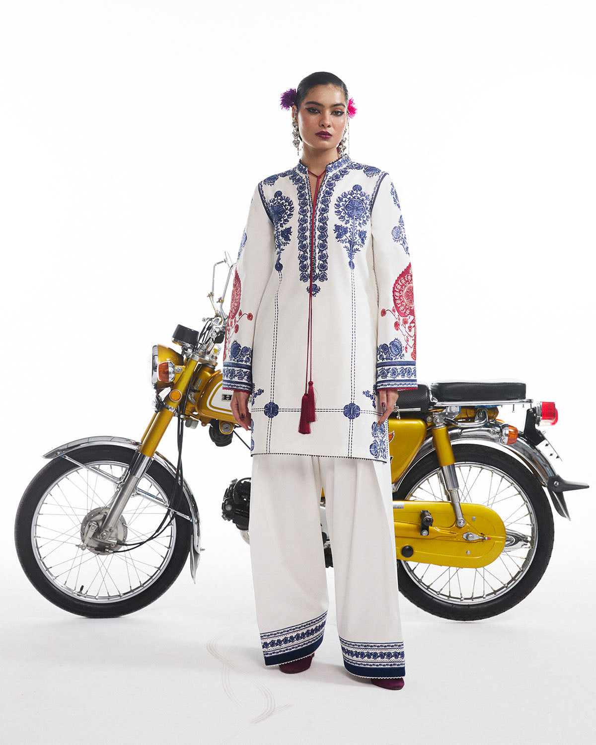https://cdn.shopify.com/s/files/1/0764/9588/0493/files/web_0059_Jugnu-Pret-SS250082-1-copy-ed.jpg?v=1748004664