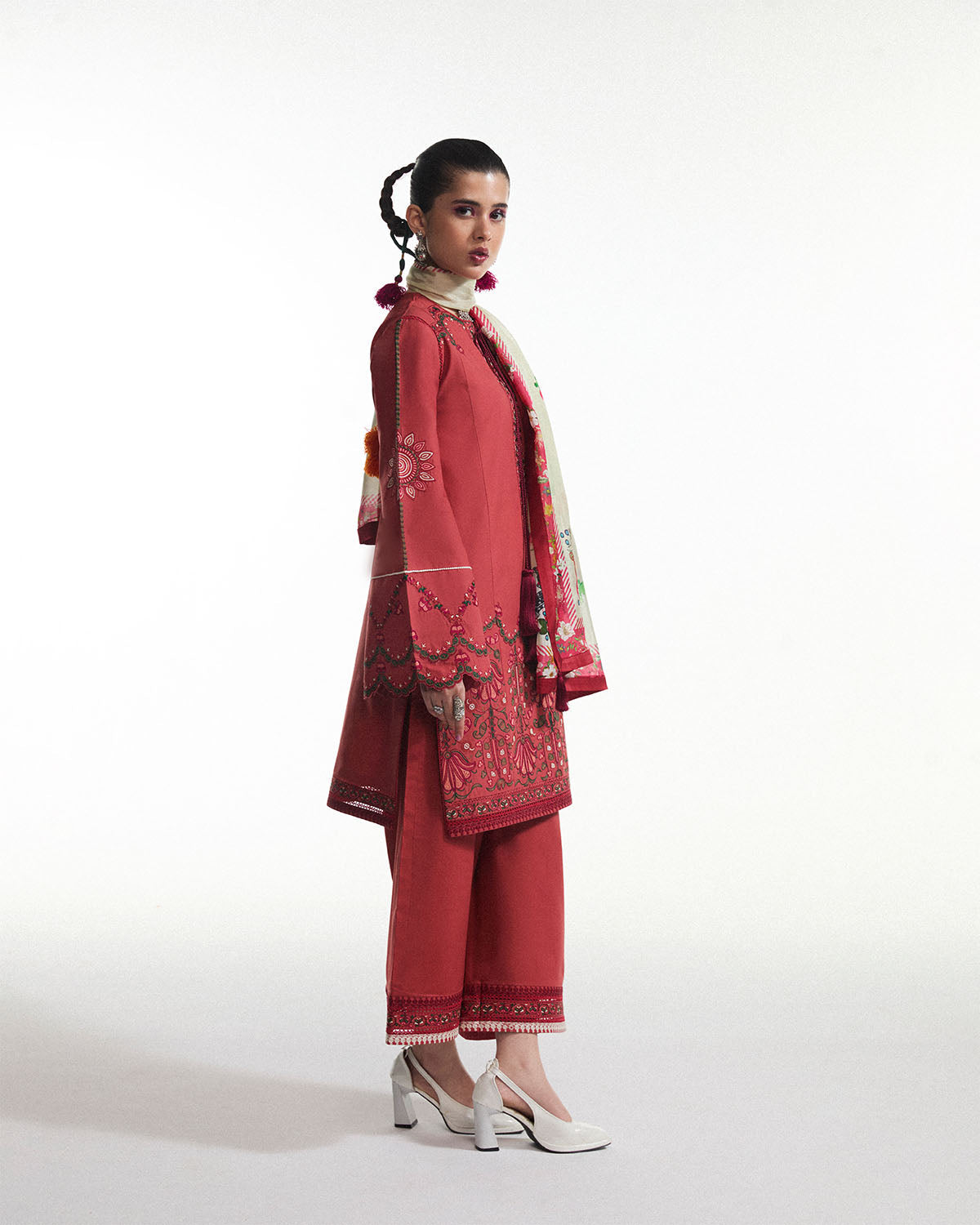 https://cdn.shopify.com/s/files/1/0764/9588/0493/files/web_0062_Jugnu-Pret-SS250021-1-copy-ed.jpg?v=1747983265