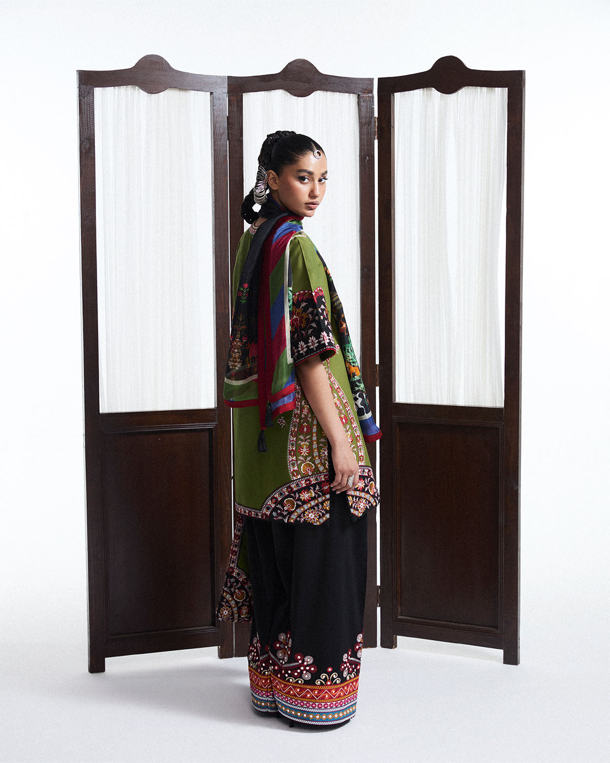 3 Piece Unstitched Embroidered Twill Linen Suit