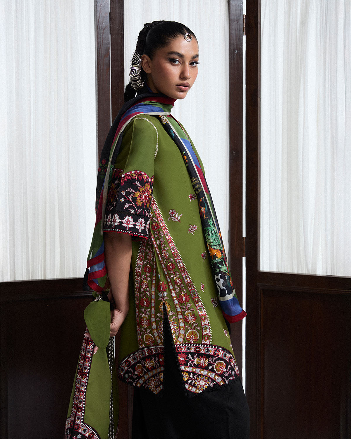 3 Piece Unstitched Embroidered Twill Linen Suit