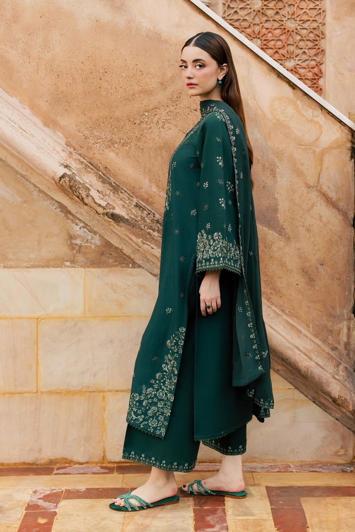 Nami 3Pc - Embroidered Khaddar Pret
