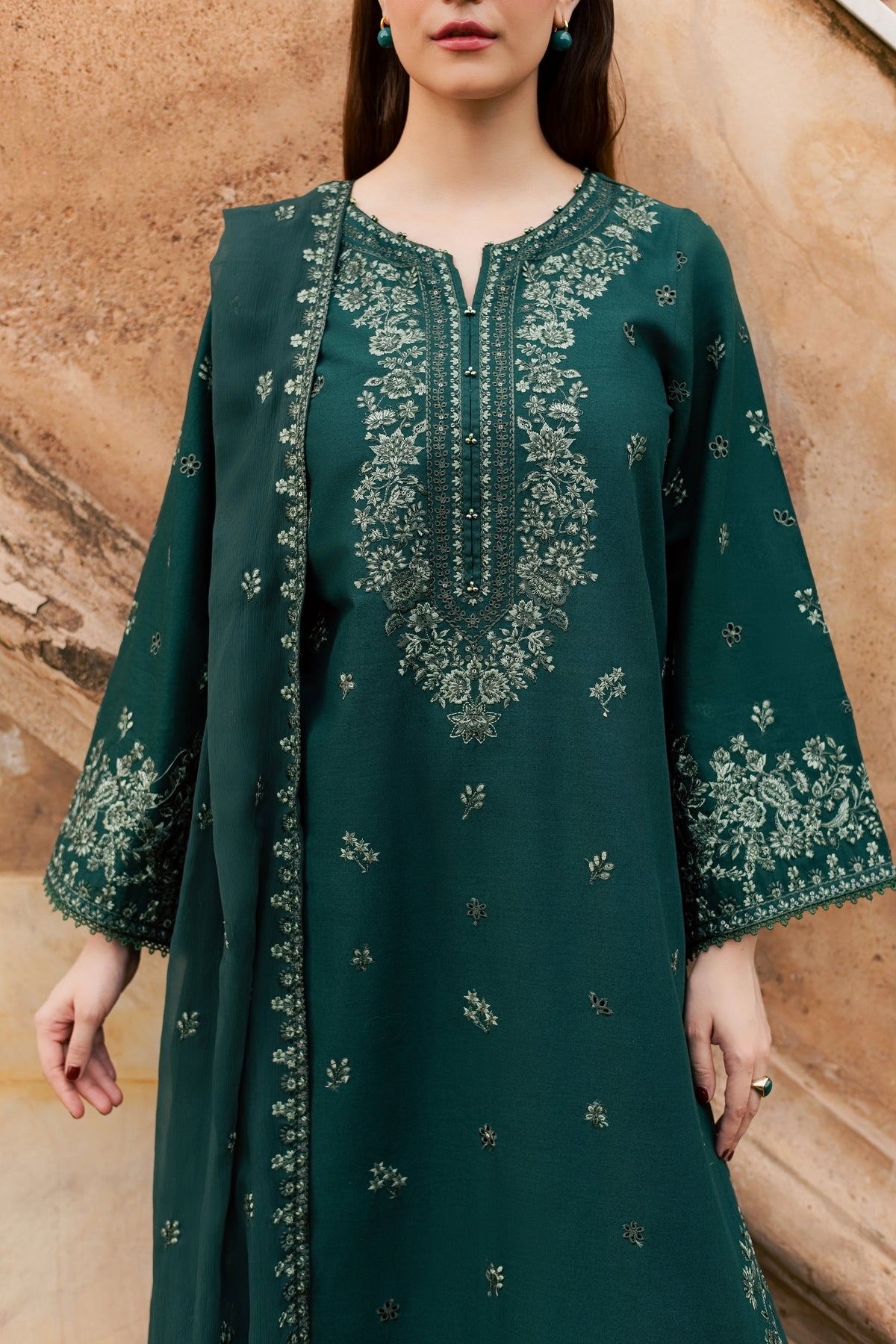 Nami 3Pc - Embroidered Khaddar Pret