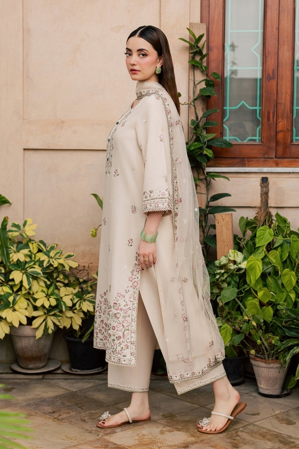 Oak Wood 3Pc - Embroidered Khaddar Pret