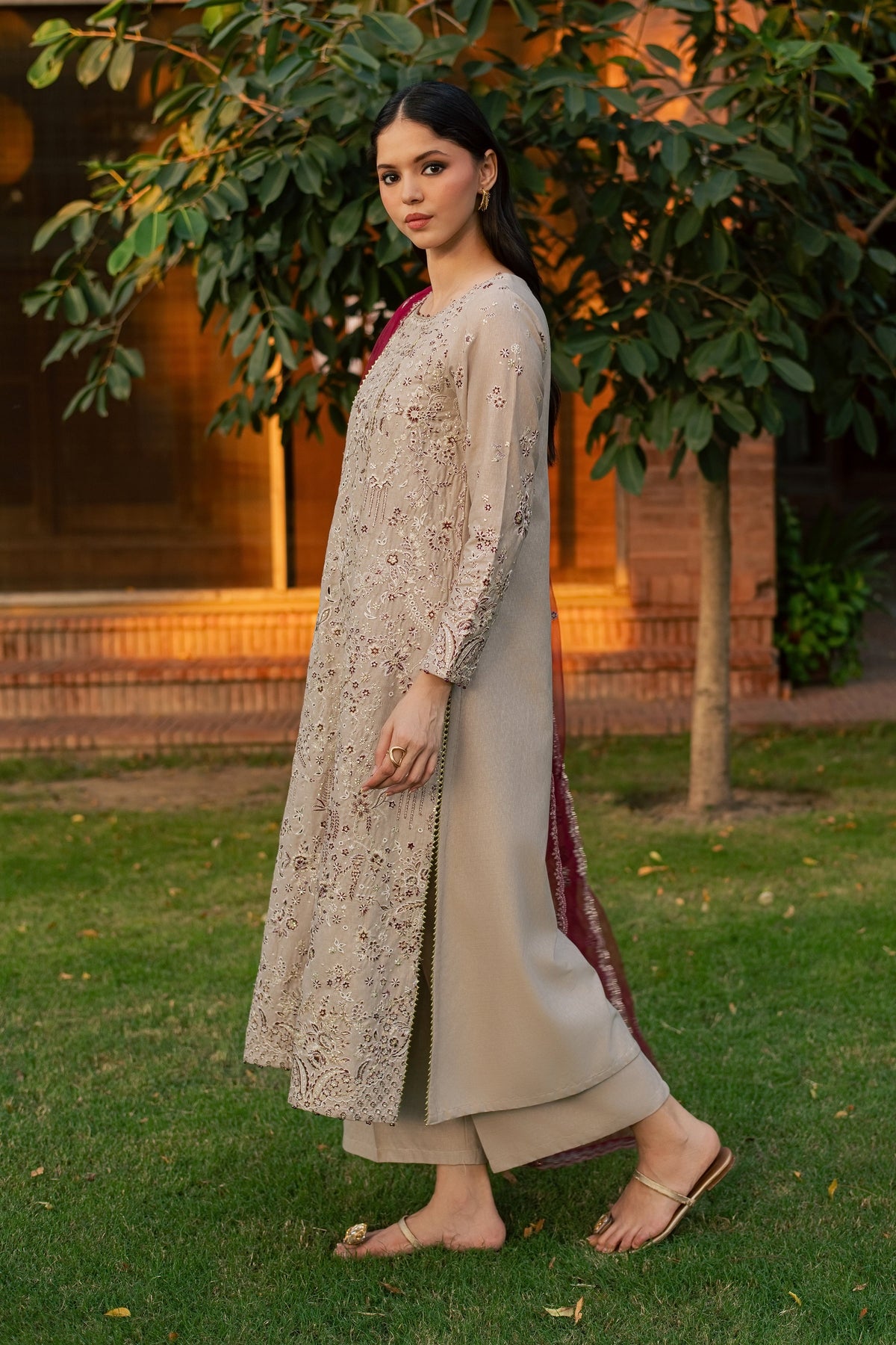 Naina 3Pc - Embroidered Karandi Pret