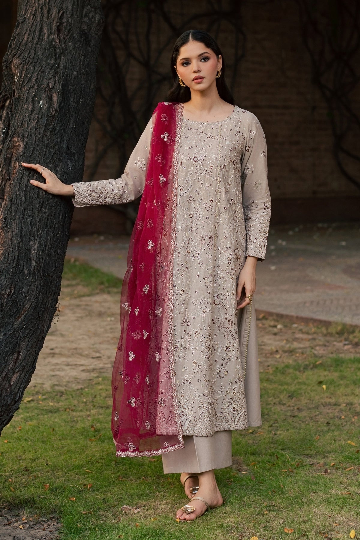 Naina 3Pc - Embroidered Karandi Pret