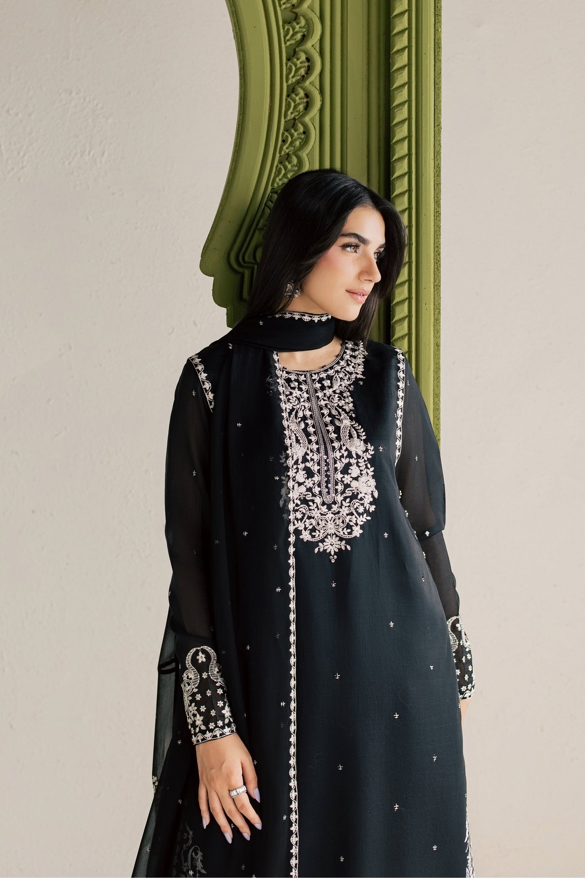 Adrina 3Pc - Festive Luxe Pret