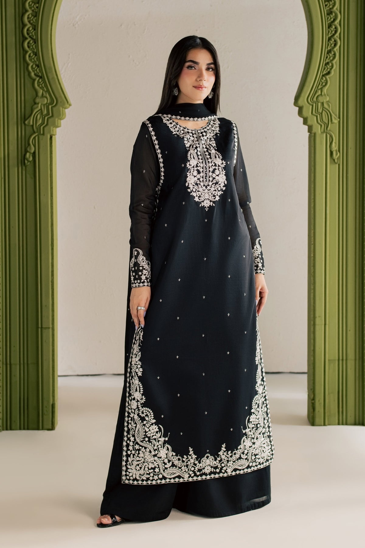 Adrina 3Pc - Festive Luxe Pret