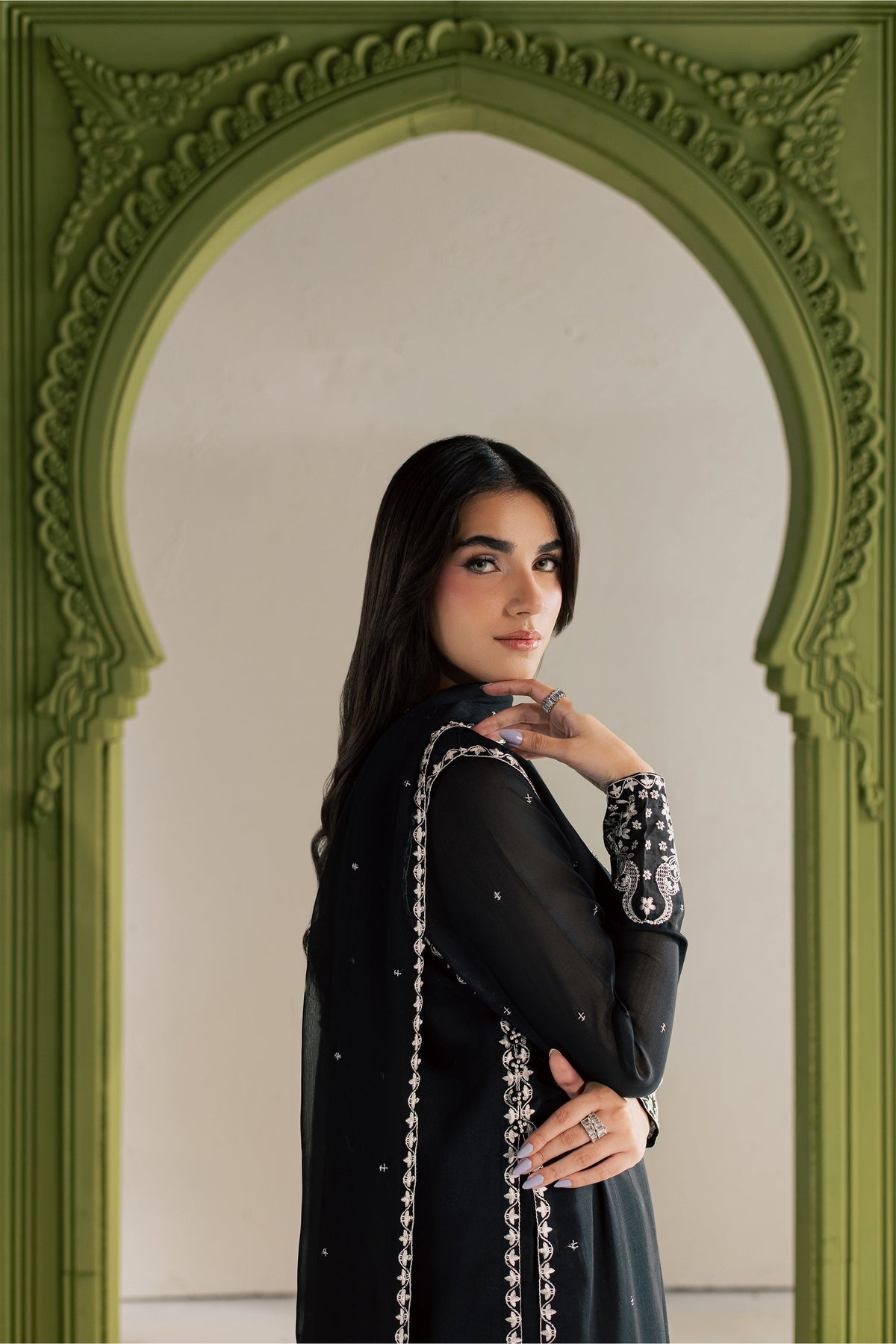 Adrina 3Pc - Festive Luxe Pret