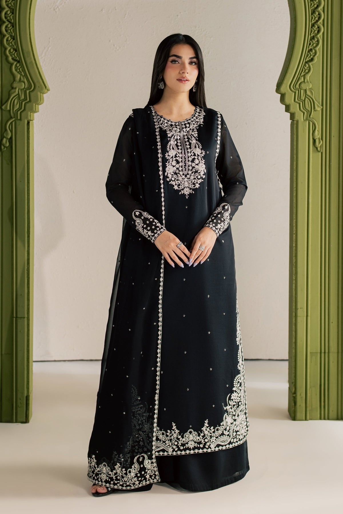 Adrina 3Pc - Festive Luxe Pret