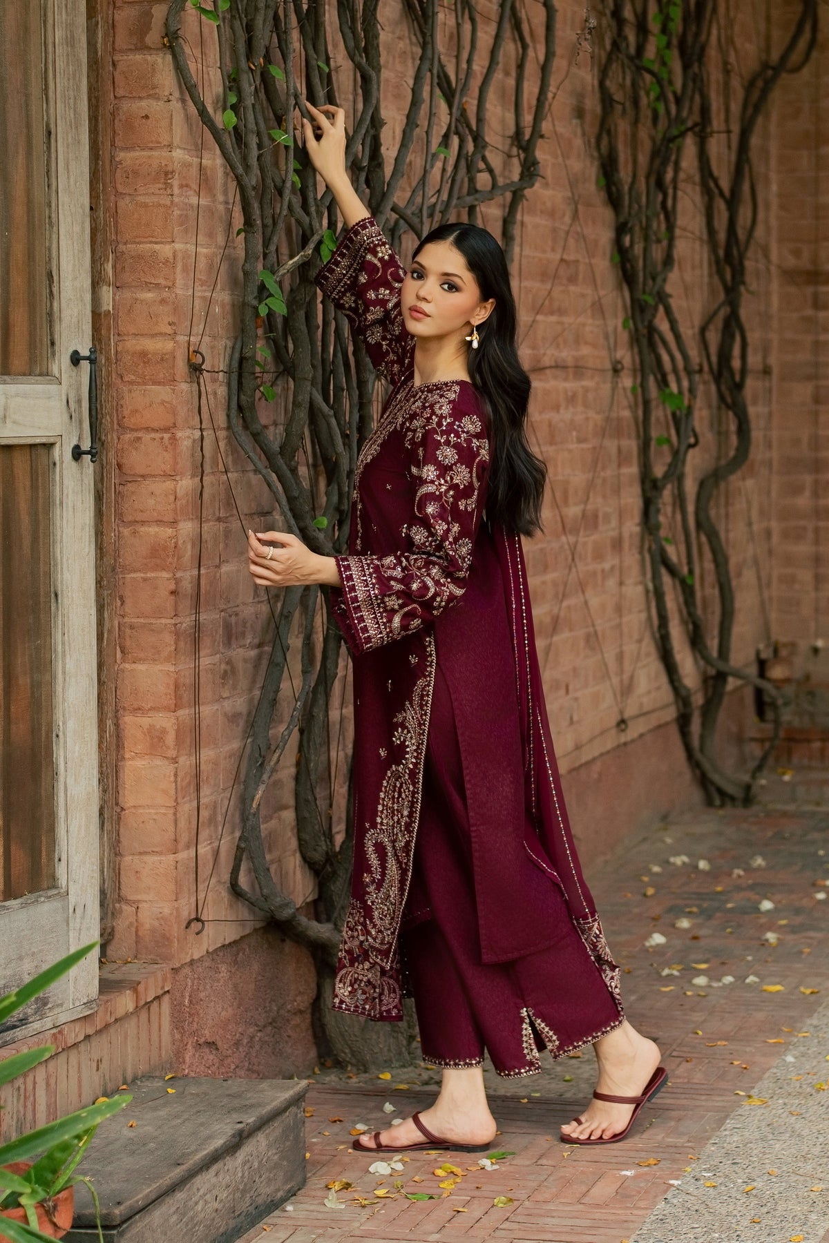 Nayra 3Pc - Embroidered Karandi Pret