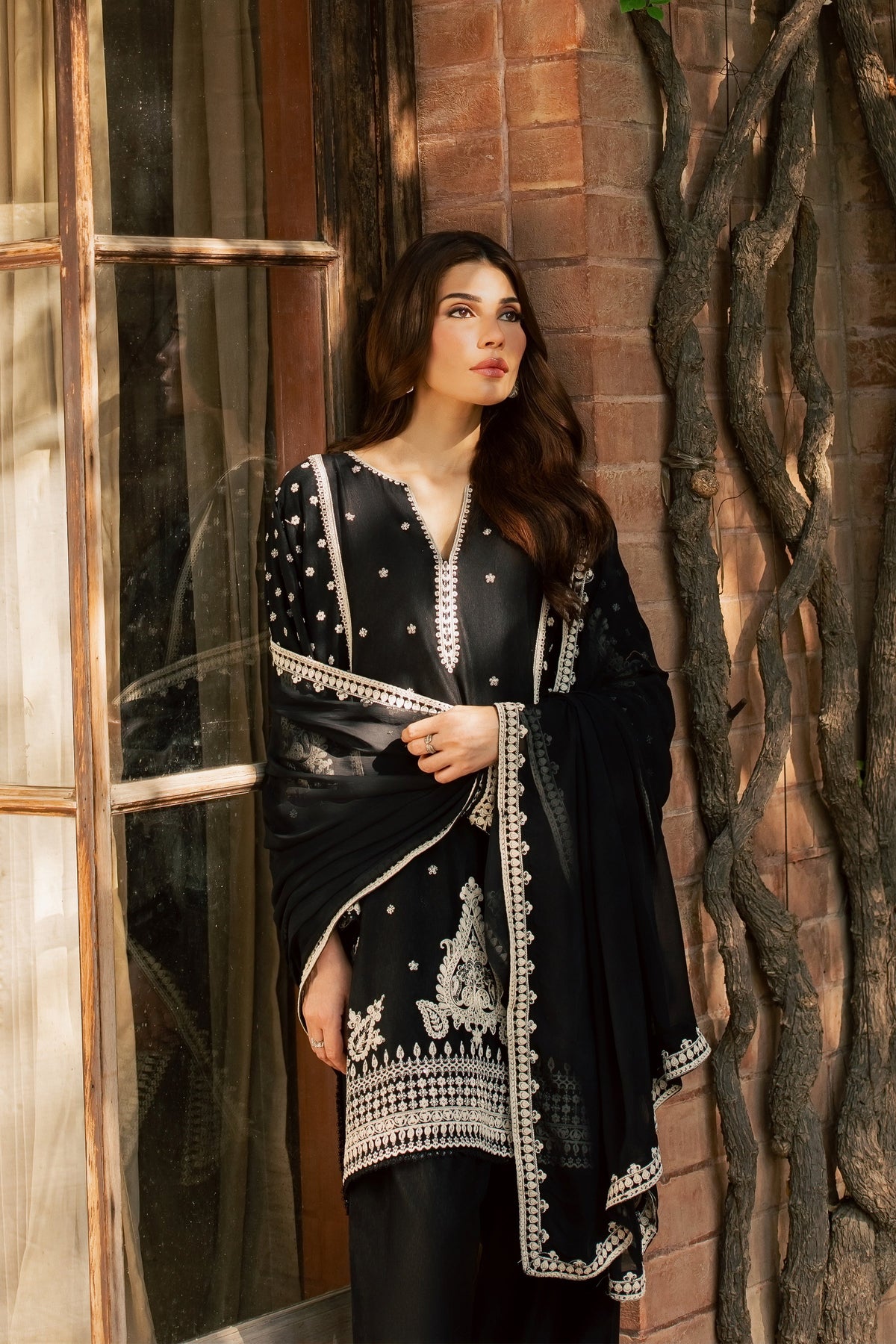 Black Arwa 3Pc - Embroidered Karandi Pret