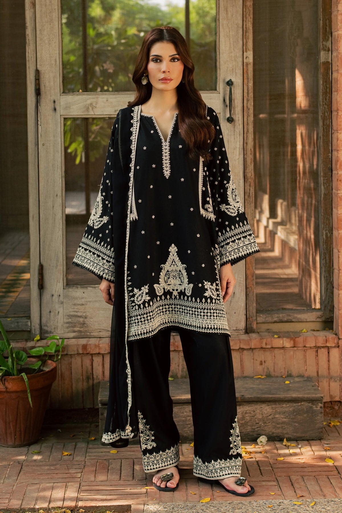Black Arwa 3Pc - Embroidered Karandi Pret