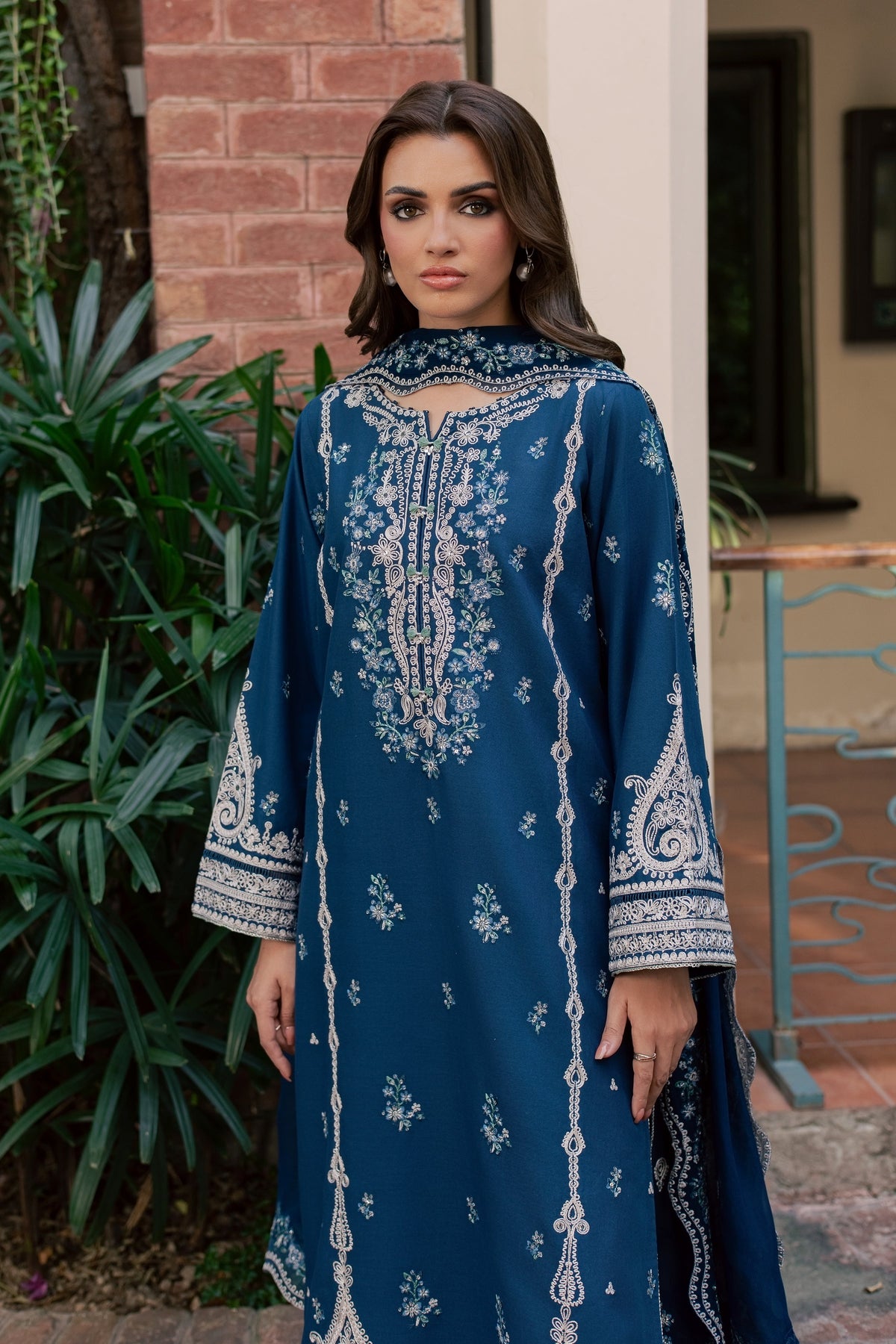 Nohur 3Pc - Embroidered Khaddar Pret