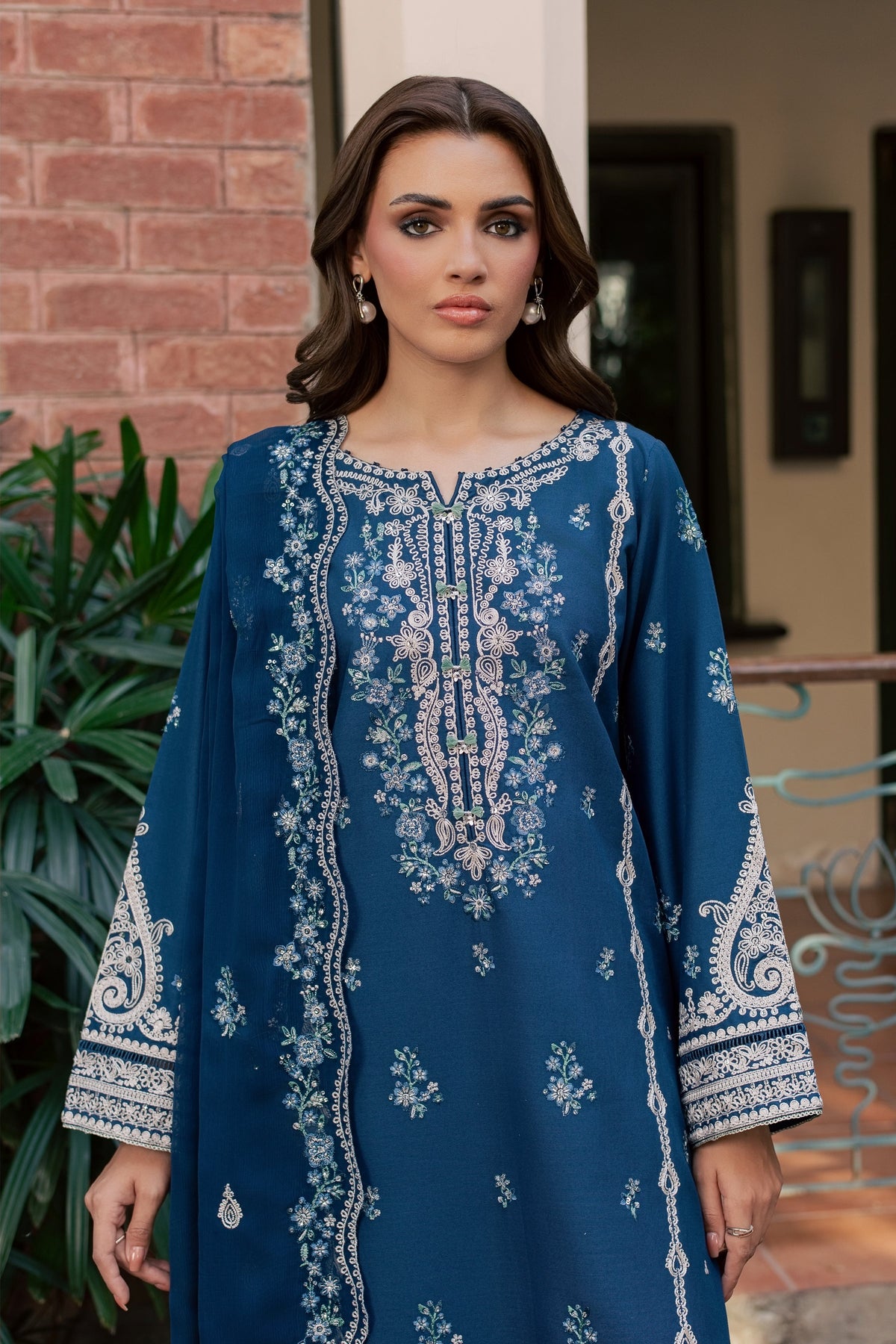 Nohur 3Pc - Embroidered Khaddar Pret