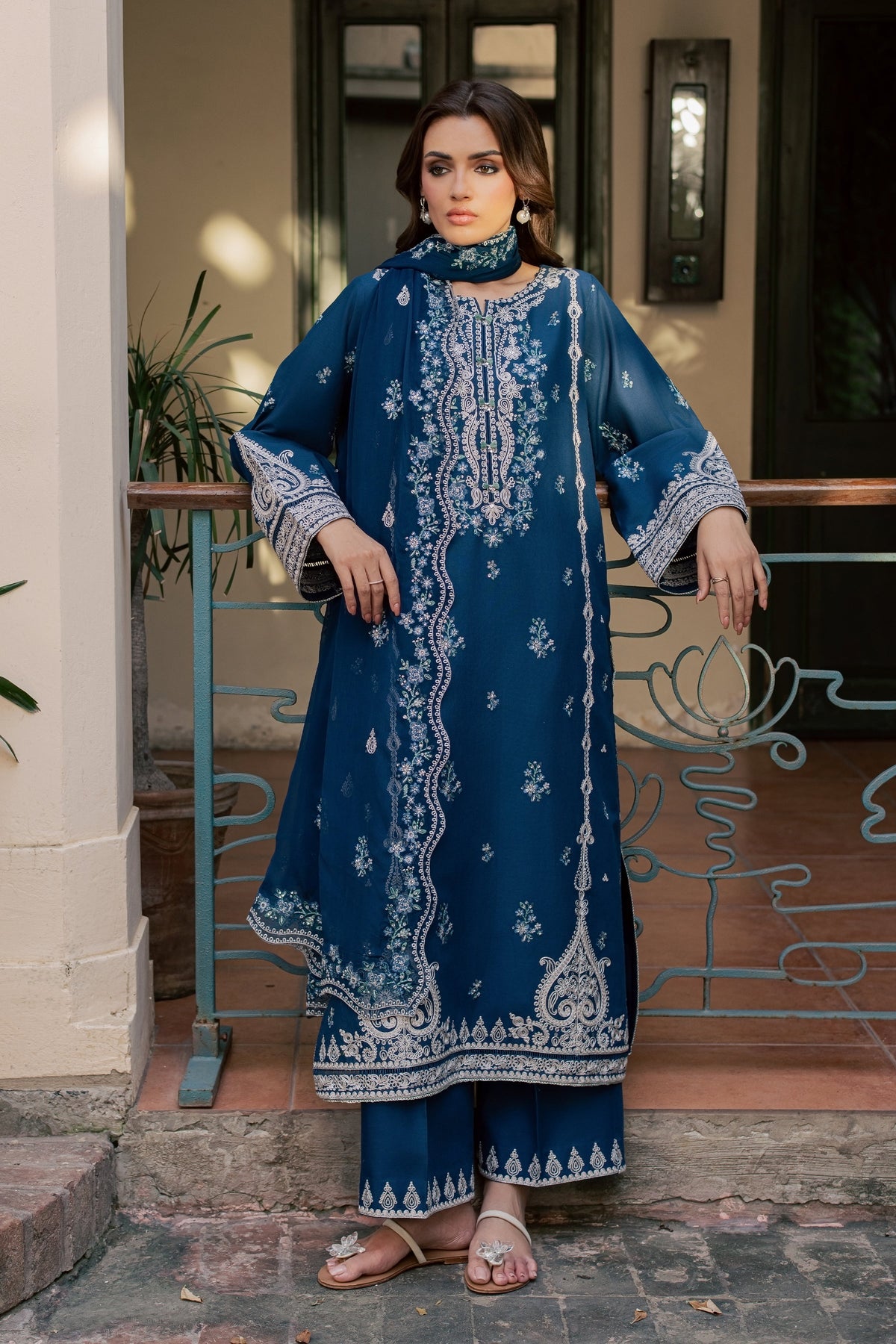 Nohur 3Pc - Embroidered Khaddar Pret