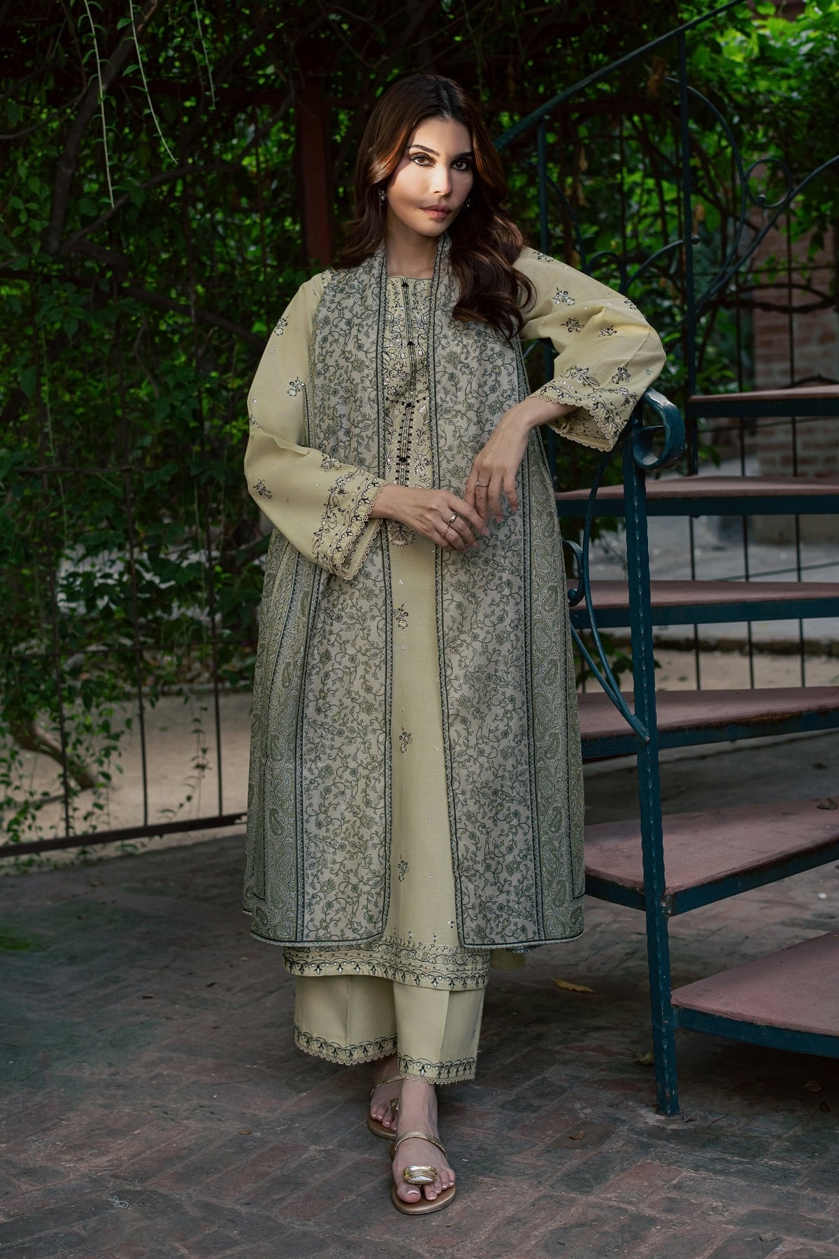Green Obsidian 3Pc - Embroidered Khaddar Pret