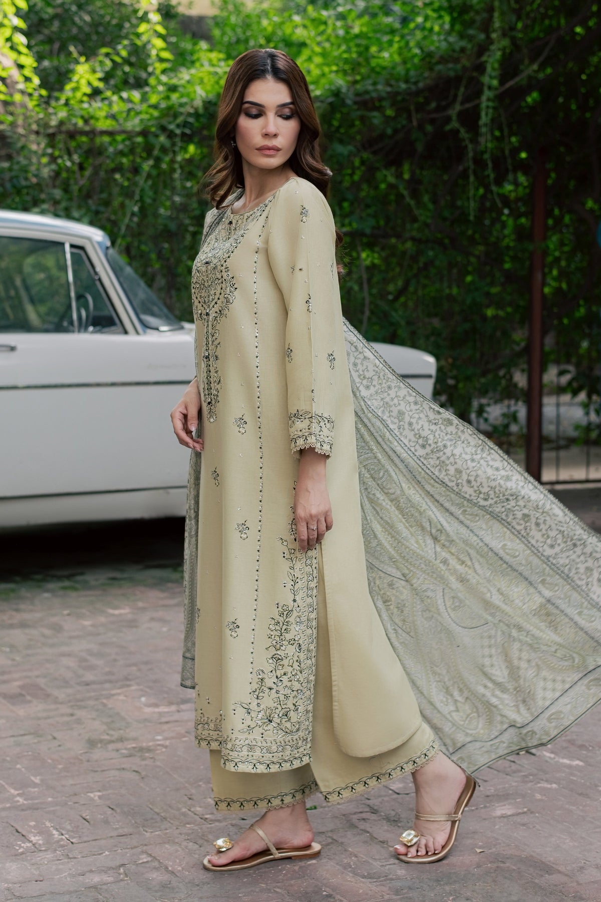 Green Obsidian 3Pc - Embroidered Khaddar Pret