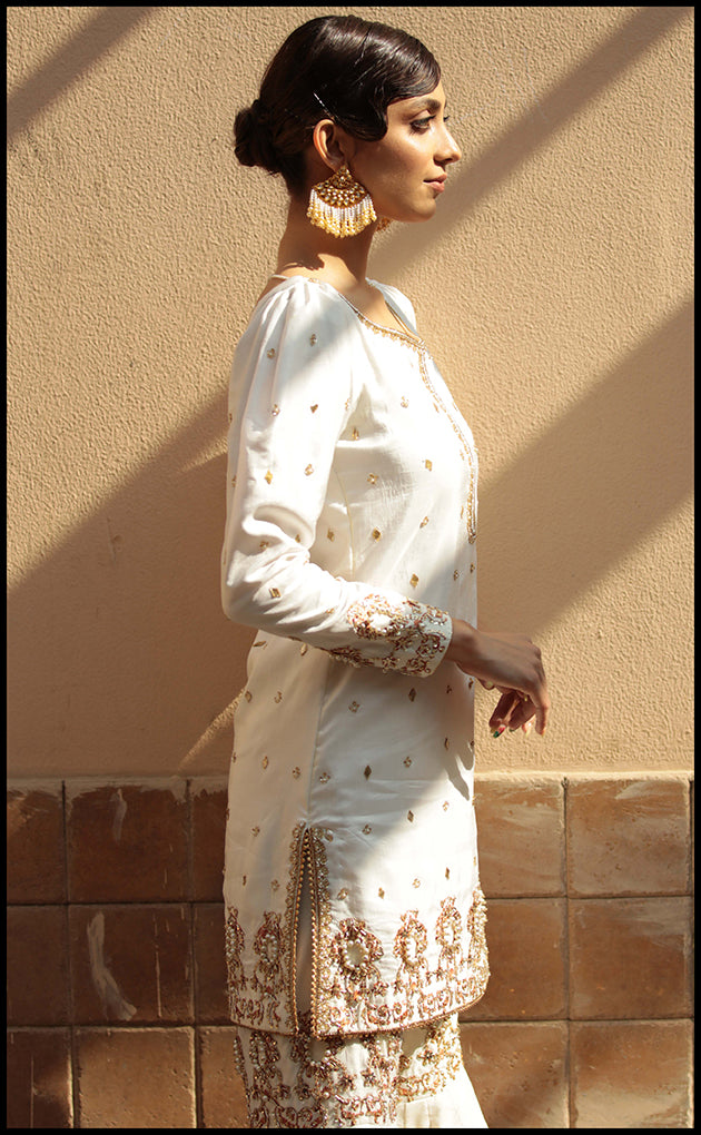 https://cdn.shopify.com/s/files/1/0560/5431/7229/products/white-true-formals-212806.jpg?v=1664394789