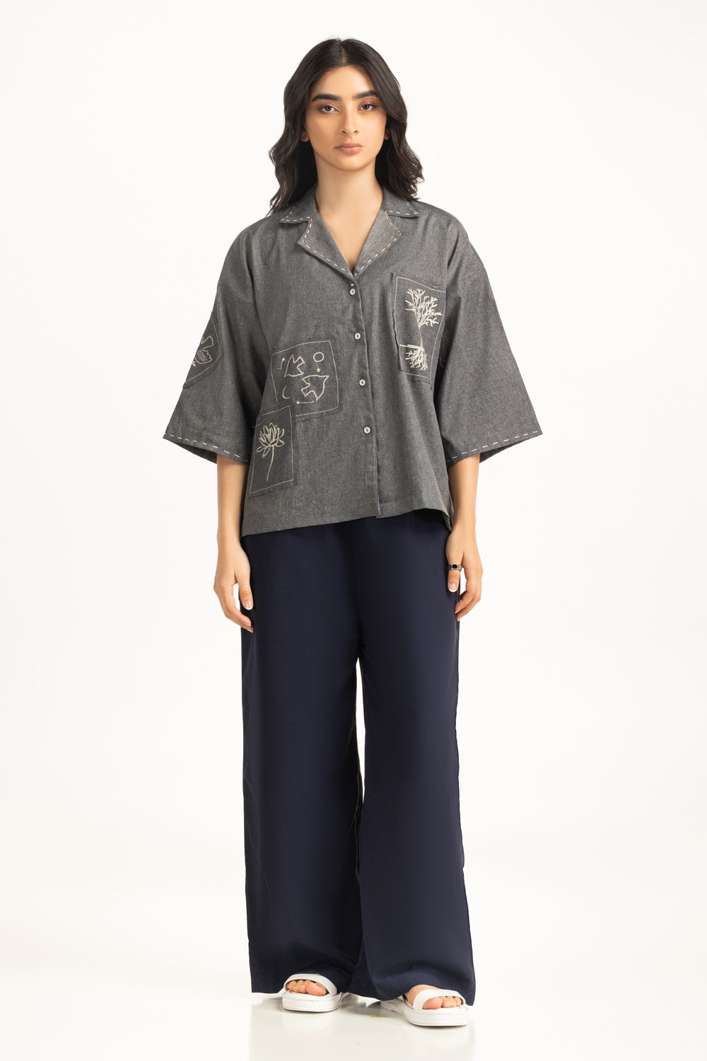 https://cdn.shopify.com/s/files/1/0706/3253/8159/files/women-casual-shirts-color-grey-blended-regular-fit-wm-cs-ss25-408-front.jpg?v=1758455969