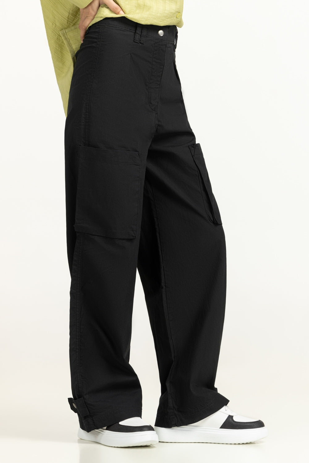 https://cdn.shopify.com/s/files/1/0706/3253/8159/files/women-trousers-color-black-cotton-cargo-fit-wm-ndj-ss25-004-right.jpg?v=1758455943