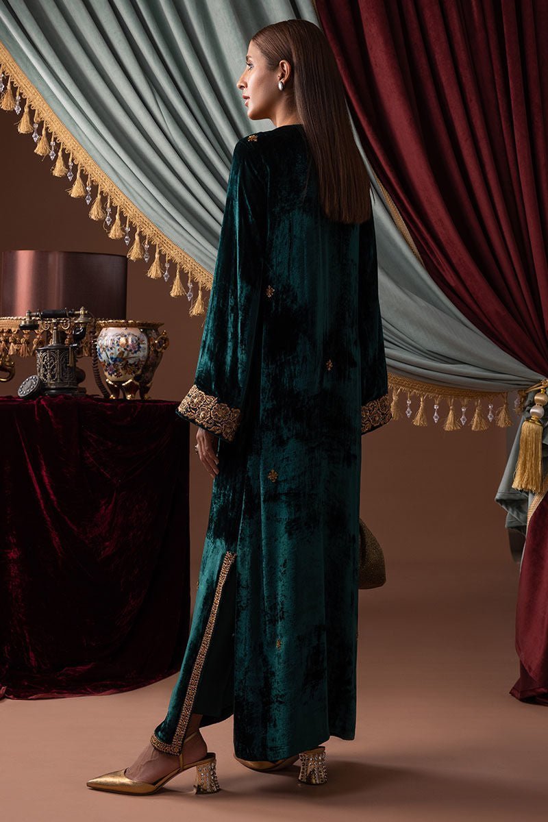 Zeenat Velvet Luxe Kaftan by Alizay Saad