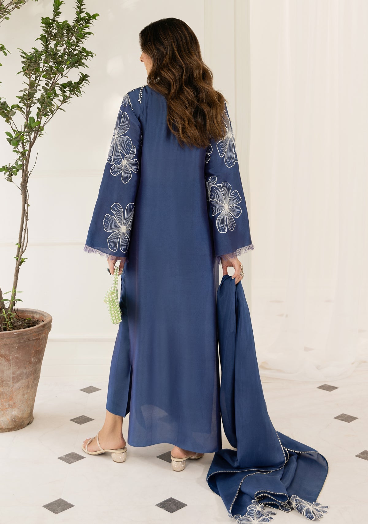 https://cdn.shopify.com/s/files/1/0676/8177/9968/files/zianab3.jpg?v=1752573283