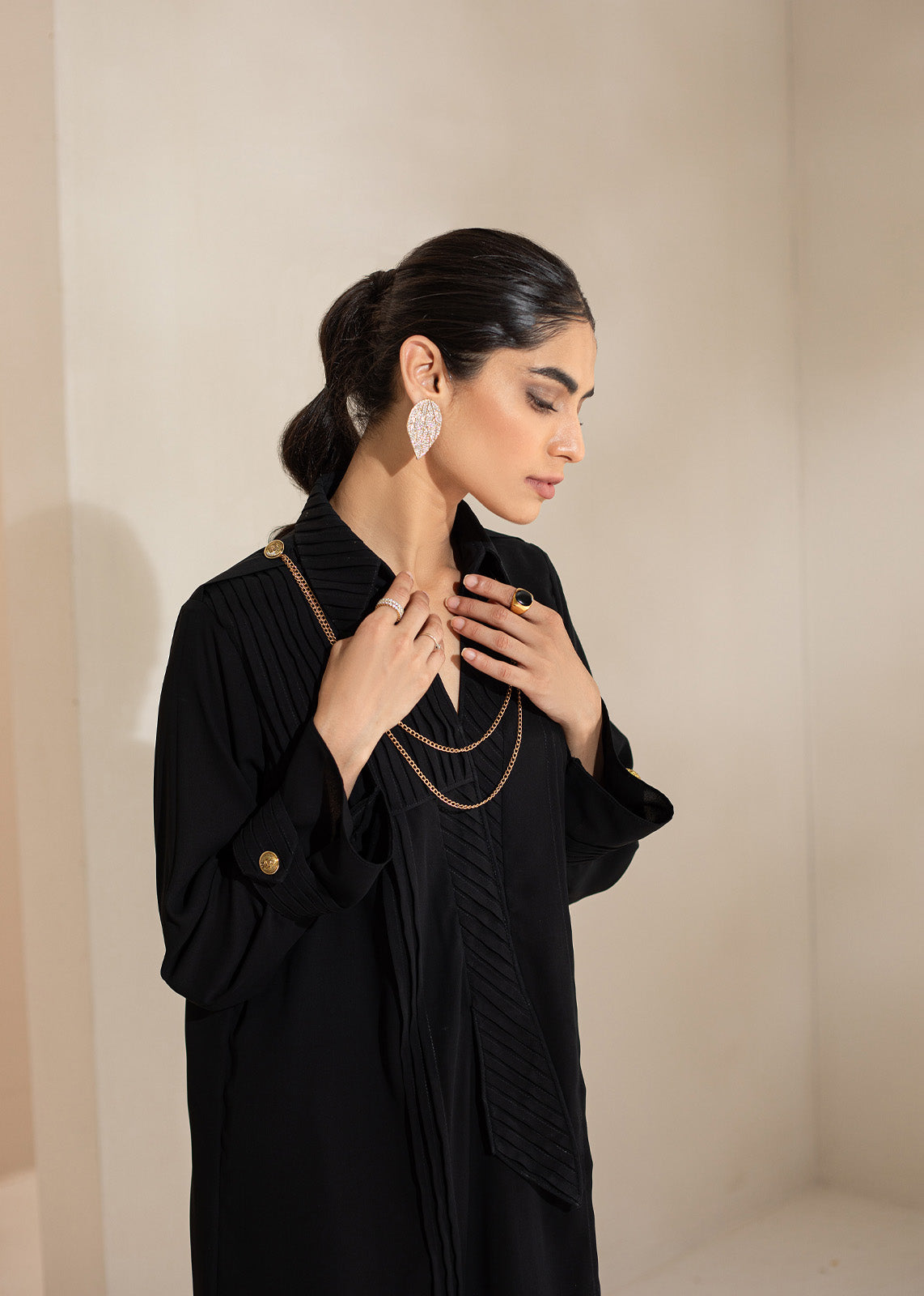https://cdn.shopify.com/s/files/1/0412/9311/9639/products/zuri2.jpg?v=1755496413